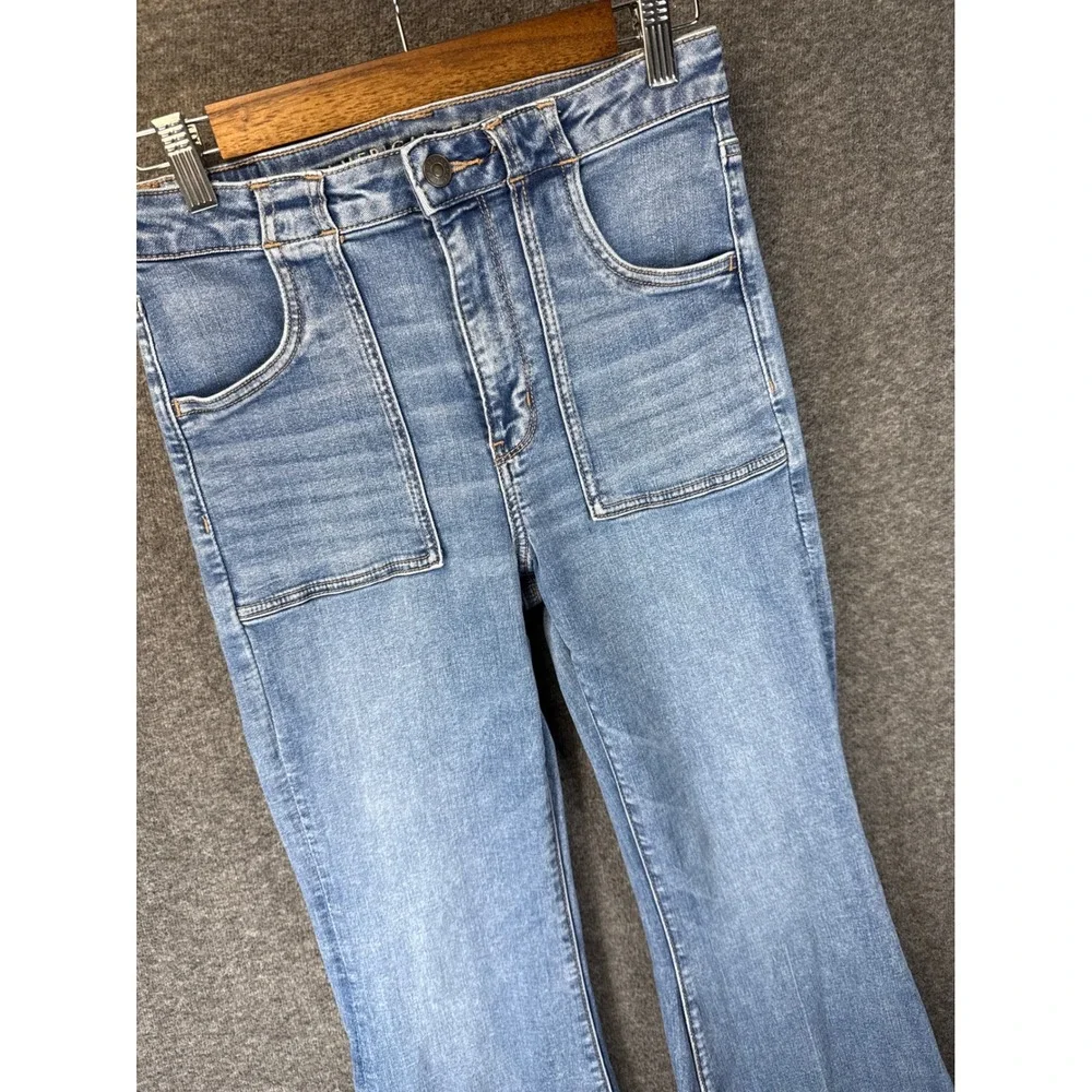 American Eagle Super Hi-Rise Flare Women 6 Blue Patch Pocket Jeans Night Out
